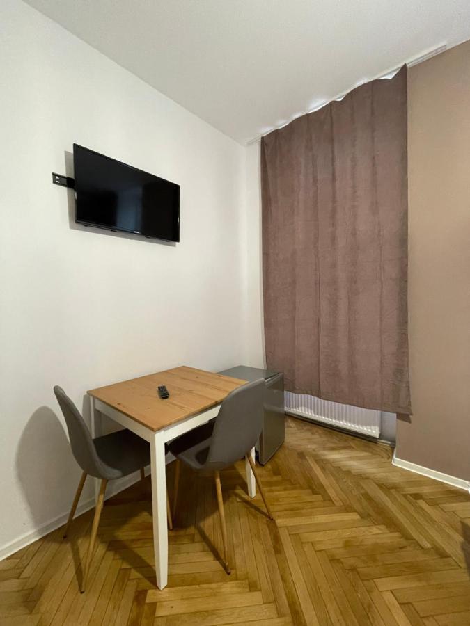 Schei Central Studios In The Heart Of Брашов Екстер'єр фото