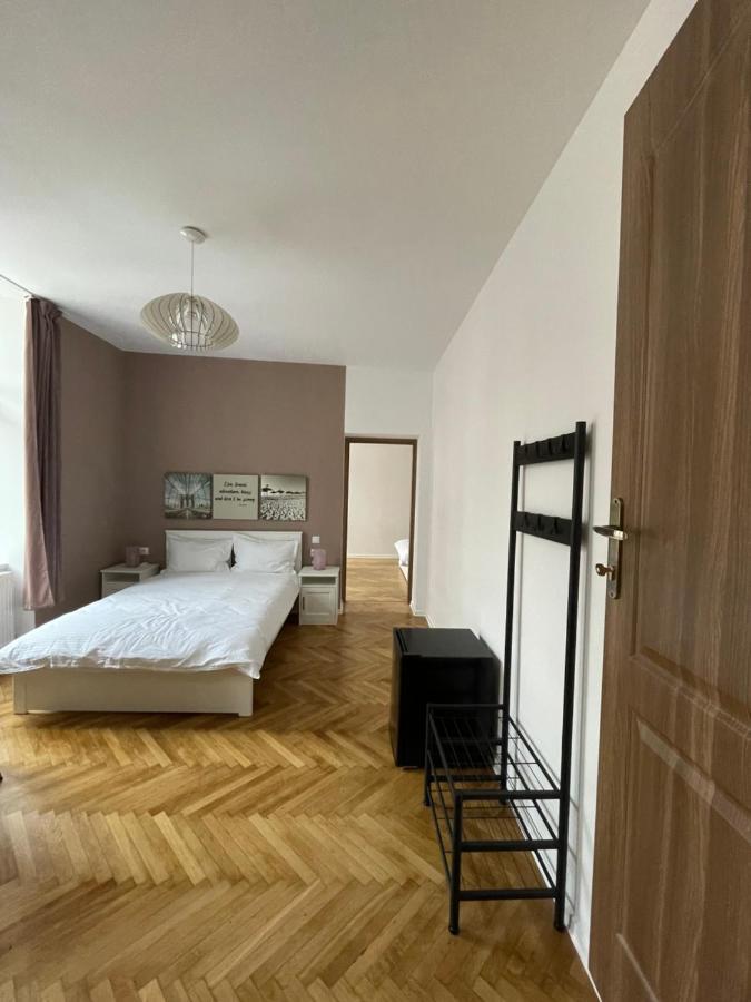 Schei Central Studios In The Heart Of Брашов Екстер'єр фото